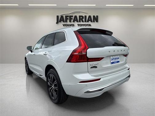 2022 Volvo XC60 B5 Inscription