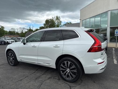 2022 Volvo XC60 B5 Inscription
