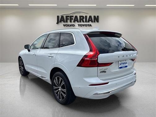 2022 Volvo XC60 B5 Inscription