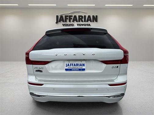 2022 Volvo XC60 B5 Inscription