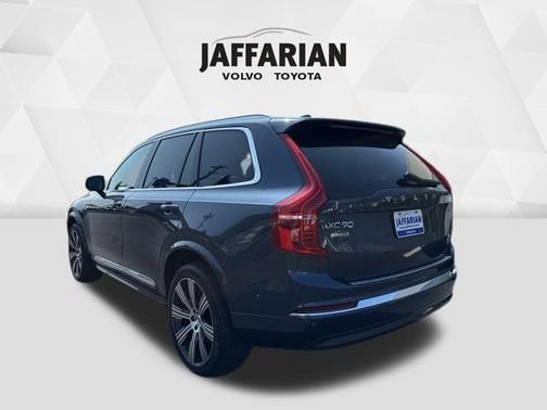 2025 Volvo XC90 B6 Plus 7-Seater