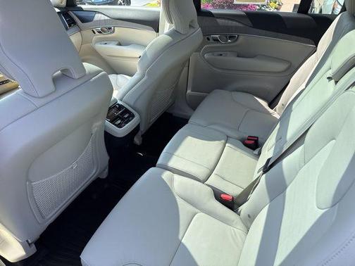 2025 Volvo XC90 B6 Plus 7-Seater