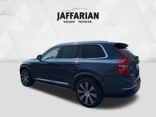 2025 Volvo XC90 B6 Plus 7-Seater