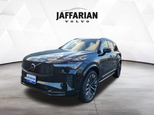 Onyx Black Metallic 2026 Volvo XC90 B6 Ultra
