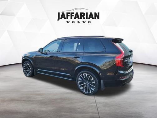 Onyx Black Metallic 2026 Volvo XC90 B6 Ultra