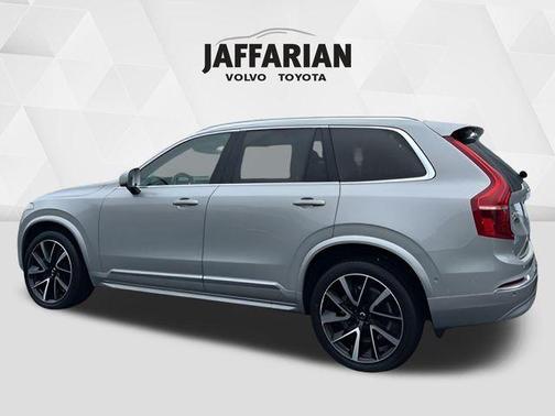 2024 Volvo XC90 B6 Plus Bright Theme 6-Seater