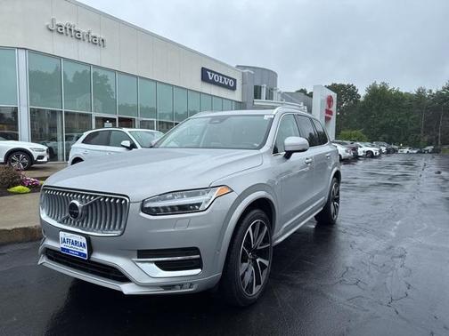 2024 Volvo XC90 B6 Plus Bright Theme 6-Seater