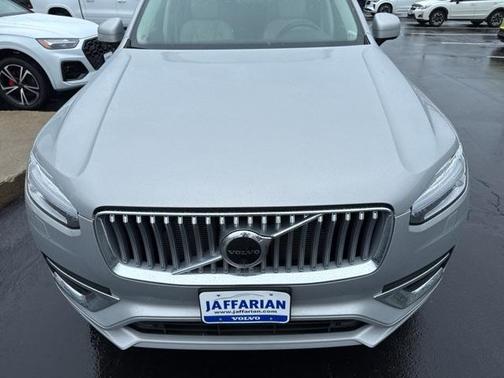 2024 Volvo XC90 B6 Plus Bright Theme 6-Seater