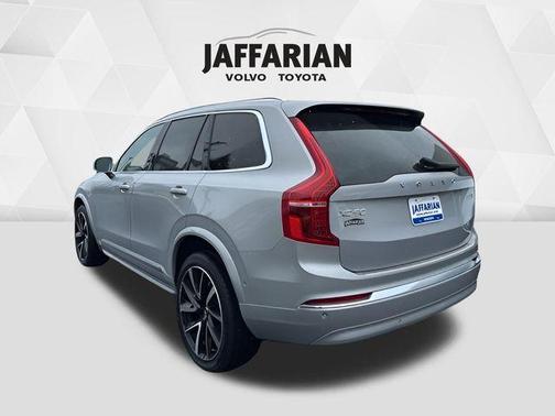 2024 Volvo XC90 B6 Plus Bright Theme 6-Seater