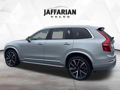 2024 Volvo XC90 B6 Plus Bright Theme 6-Seater