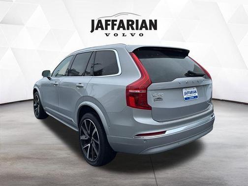 2024 Volvo XC90 B6 Plus Bright Theme 6-Seater