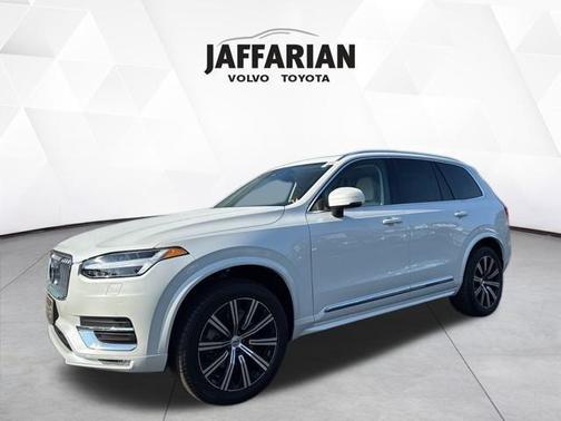 2025 Volvo XC90 B5 Core