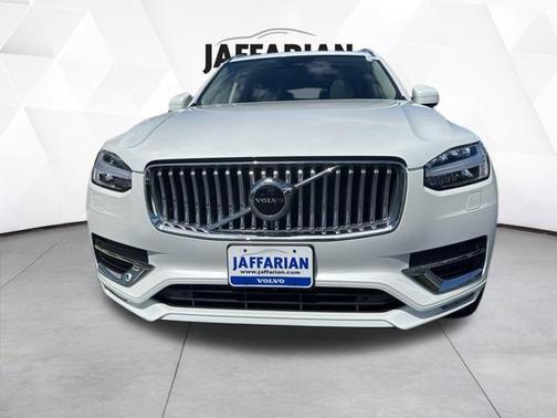 2025 Volvo XC90 B5 Core