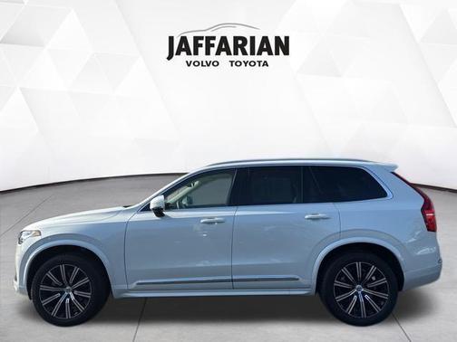 2025 Volvo XC90 B5 Core