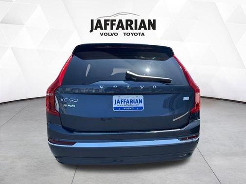 2024 Volvo XC90 Recharge Plug-In Hybrid T8 Plus Bright Theme 7 Passenger