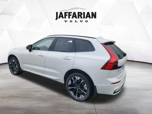 Crystal White 2026 Volvo XC60 Plug-In Hybrid T8 Plus