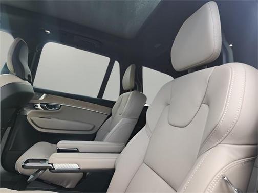 2025 Volvo XC90 B6 Ultra