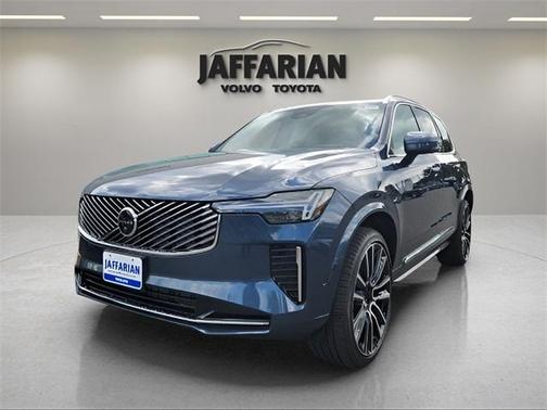 2025 Volvo XC90 B6 Ultra