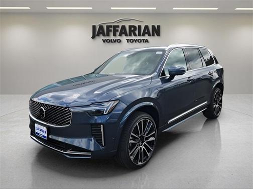2025 Volvo XC90 B6 Ultra