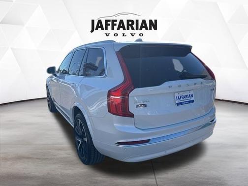 2024 Volvo XC90 B6 Plus Bright Theme 7-Seater