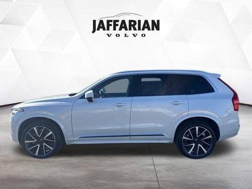 2024 Volvo XC90 B6 Plus Bright Theme 7-Seater