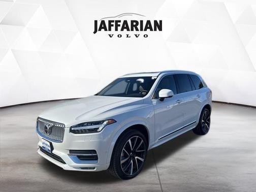 2024 Volvo XC90 B6 Plus Bright Theme 7-Seater