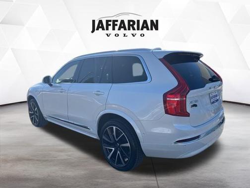 2024 Volvo XC90 B6 Plus Bright Theme 7-Seater