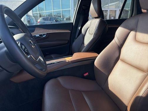 2024 Volvo XC90 B6 Plus Bright Theme 7-Seater