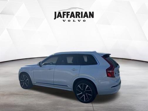 2024 Volvo XC90 B6 Plus Bright Theme 7-Seater