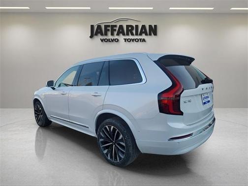 2025 Volvo XC90 Plug-In Hybrid T8 Plus 7-Seater