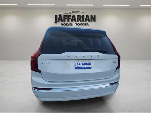 2025 Volvo XC90 Plug-In Hybrid T8 Plus 7-Seater