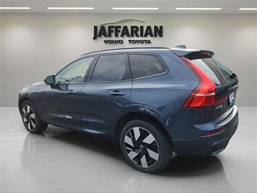 2025 Volvo XC60 Plug-In Hybrid T8 Plus