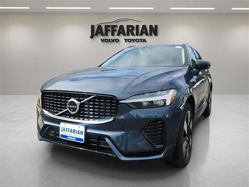2025 Volvo XC60 Plug-In Hybrid T8 Plus
