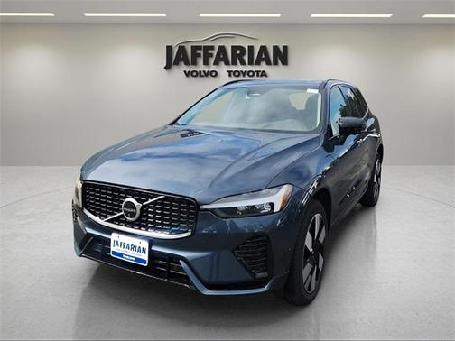 2025 Volvo XC60 Plug-In Hybrid T8 Plus