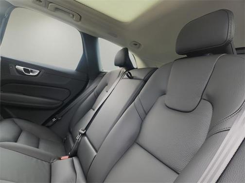 2025 Volvo XC60 Plug-In Hybrid T8 Plus