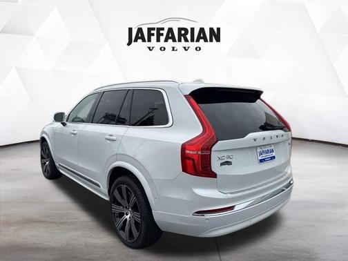 2025 Volvo XC90 Plug-In Hybrid T8 Ultra 7-Seater