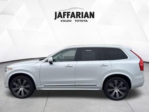 2025 Volvo XC90 Plug-In Hybrid T8 Ultra 7-Seater