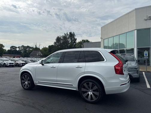 2025 Volvo XC90 Plug-In Hybrid T8 Ultra 7-Seater