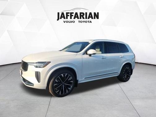 2026 Volvo XC90 B6 Plus 7-Seater