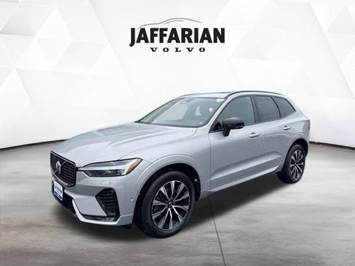 2023 Volvo XC60 B5 Plus Dark Theme