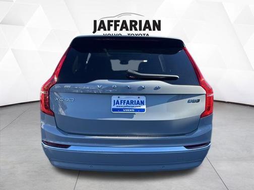 2024 Volvo XC90 B5 Plus Bright Theme