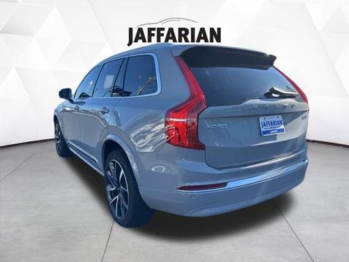 2024 Volvo XC90 B5 Plus Bright Theme