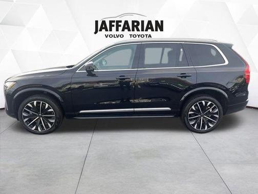 2025 Volvo XC90 B6 Core