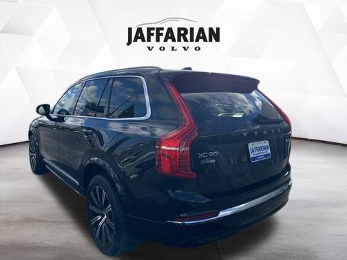 2023 Volvo XC90 B6 Plus 7-Seater