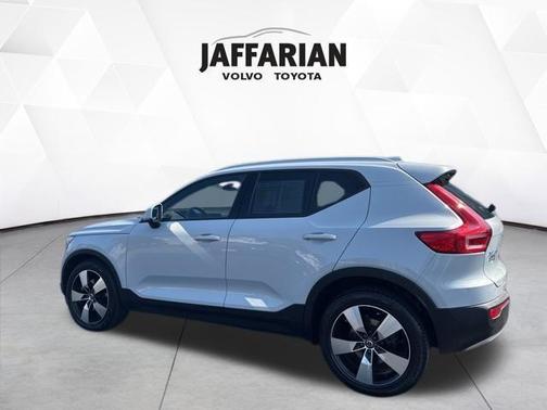2020 Volvo XC40 T5 Momentum