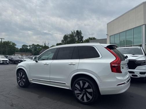 2024 Volvo XC90 Recharge Plug-In Hybrid T8 Plus Bright Theme 7 Passenger