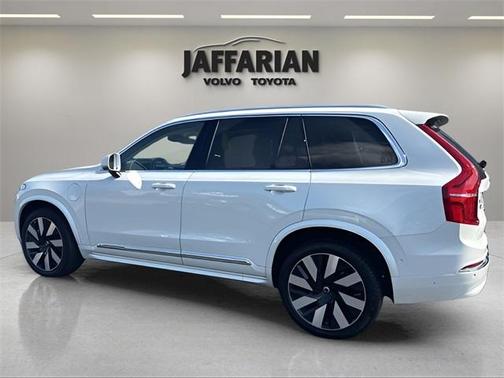 2024 Volvo XC90 Recharge Plug-In Hybrid T8 Plus Bright Theme 7 Passenger