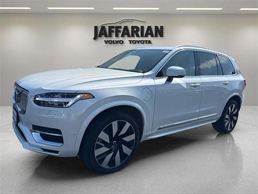 2024 Volvo XC90 Recharge Plug-In Hybrid T8 Plus Bright Theme 7 Passenger