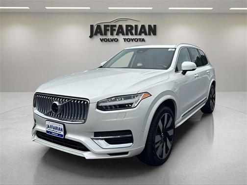 2024 Volvo XC90 Recharge Plug-In Hybrid T8 Plus Bright Theme 7 Passenger