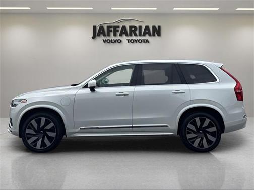 2024 Volvo XC90 Recharge Plug-In Hybrid T8 Plus Bright Theme 7 Passenger